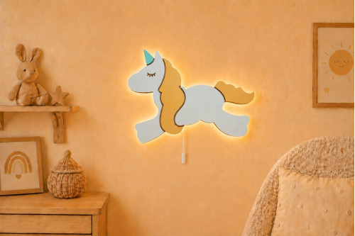 El Boyaması Ahşap Unicorn Lamba